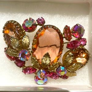 Vintage Signed Sparkling Regency Pink Rhinestone and Gold Tone Brooch